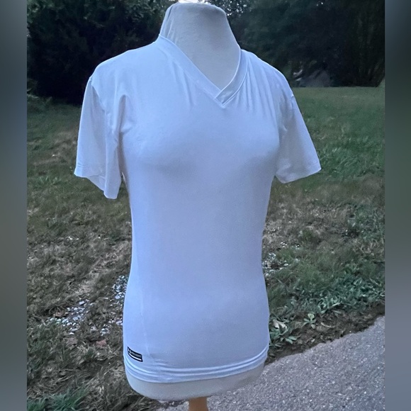 UNDER ARMOUR TACTICAL WHITE VNECK COMPRESSION SHIRT W/ SHORT SLEEVES - Picture 2 of 9